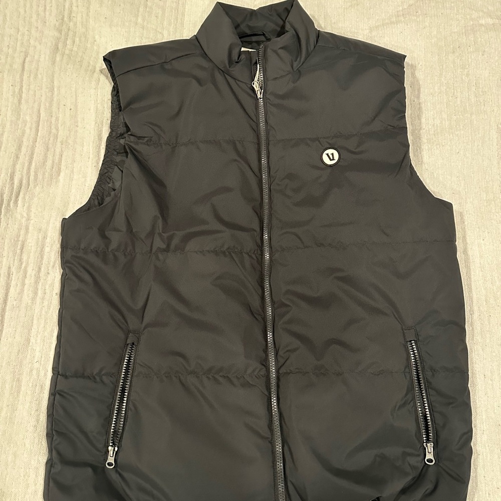 Vuori men’s Echo Insulated Vest.Black w/ camouflage on inside.  Size XL.